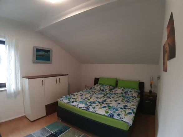 Schlafzimmer 2 (neu)