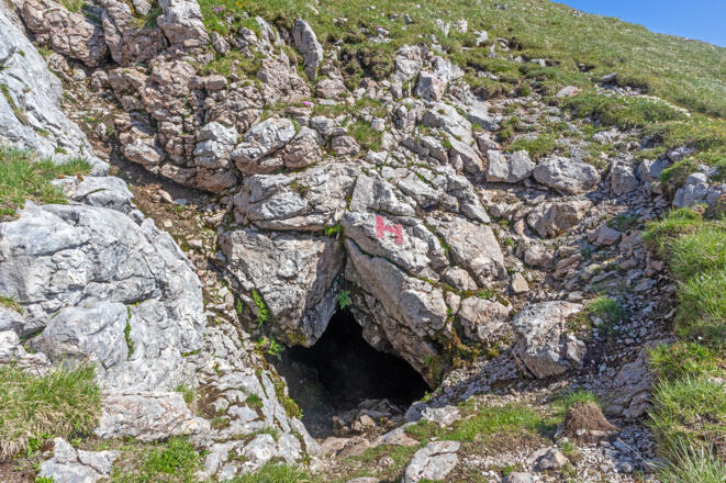 Unterstandshöhle am Großen Pyhrgas.