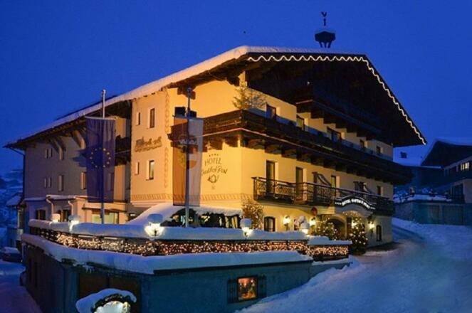 Winter Hotel Post