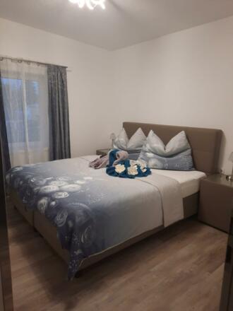 DD3EFF54-A199-4F1E-8045-0395D22A7E9C