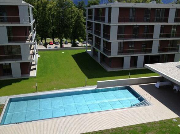 Pool in der Apartmentanlage