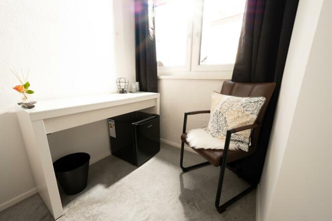 Wasserkocher inkl. Tee und Tassen