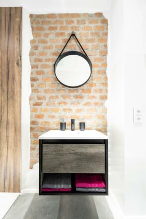 Bett für einen ruhigen, entspannten Schlaf