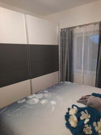 A28AAE53-AF1F-4185-B589-54FD40D4F8DC