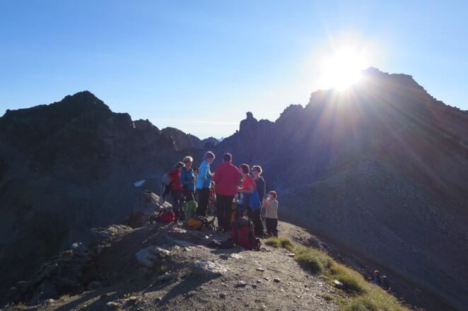 Der Punkt 2.966 m rechts der Sonne der südliche Polles Kogel, links im Bild der nördl. Polles Kogel.