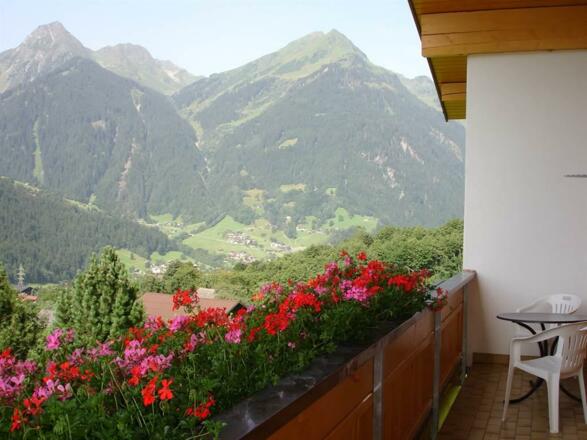 Aufenthaltsraum_-_Schlafzimmer_011