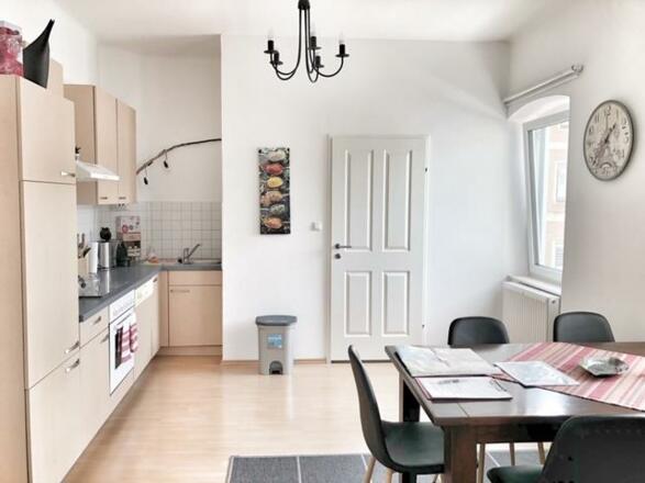 Esstisch in der Wohnküche