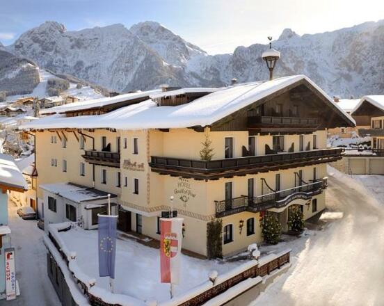Winter Hotel Post2