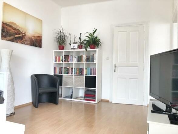 Wohnküche mit großem Esstisch