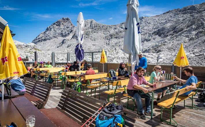 Terrasse mit Blick ins Steinerne Meer