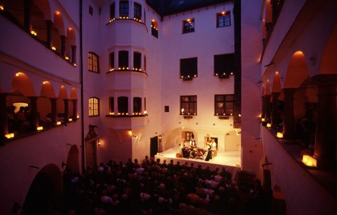 Konzerte und Opern auf Schloss Amerang