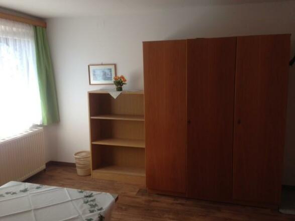 Schrank 2