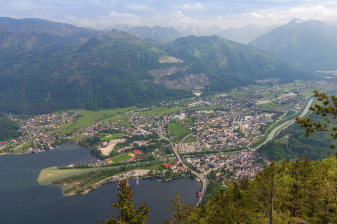 Blick vom großen Sonnstein hinunter nach Ebensee.