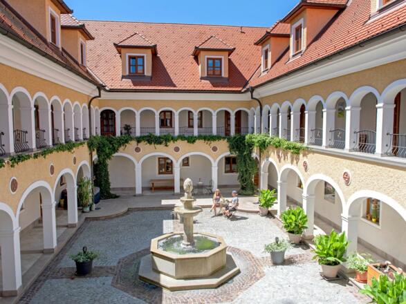 Innenhof vom Hotel Almtal