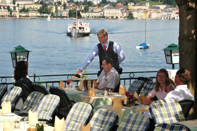 Gastgarten mit Schiff, Landhotel Grünberg