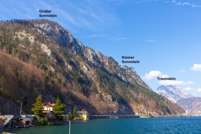 Großer und kleiner Sonnstein, von Ebensee aus gesehen.