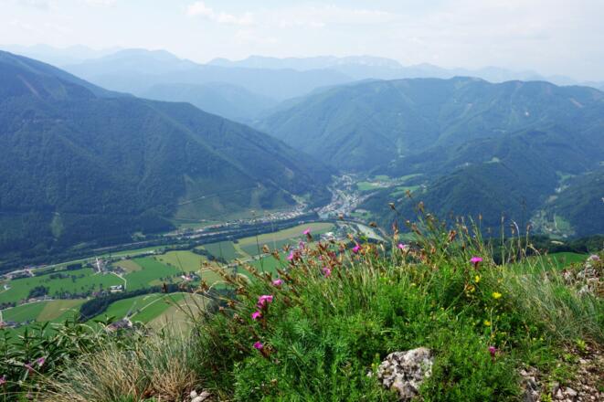 vom Schiefersteinkreuz - Blick nach Reichraming und in das Hintergebirge