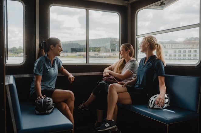 Radfähre "Donaubus" auf der Donau von Ottensheim nach Linz