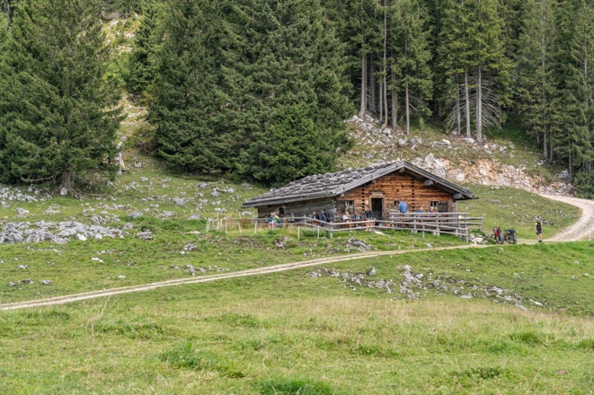 Radlereinkehr auf der Moosenalm