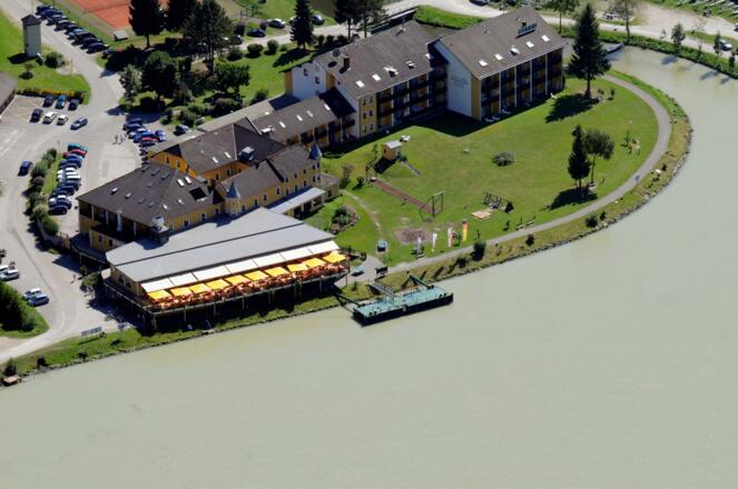 Schiffsanlegestelle Schlögen