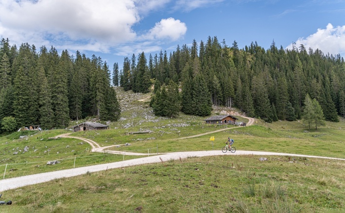 Die letzten Meter auf dem Mountainbike zur Moosenalm