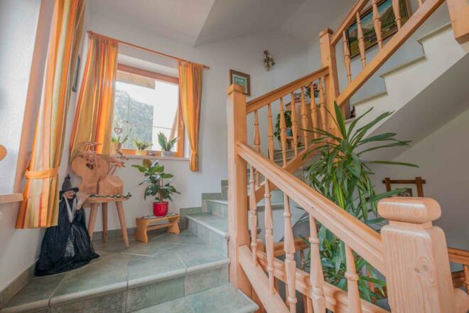 Aufgang zu den Zimmern