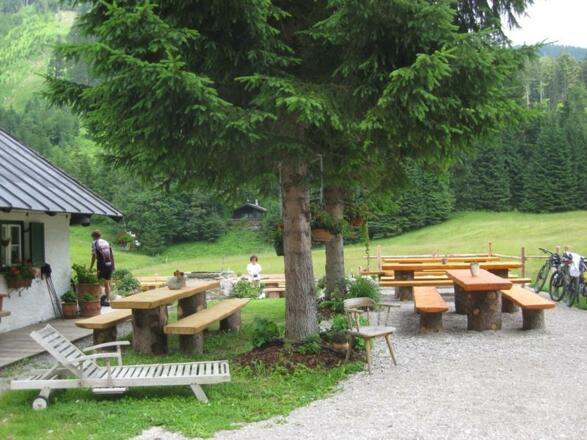 Sitzgelegenheiten außen