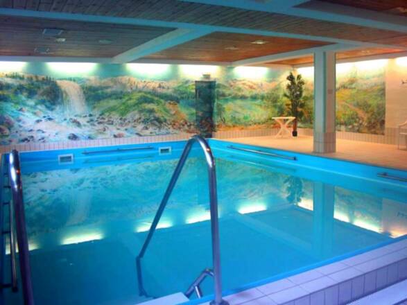 Schwimmbad im Haus