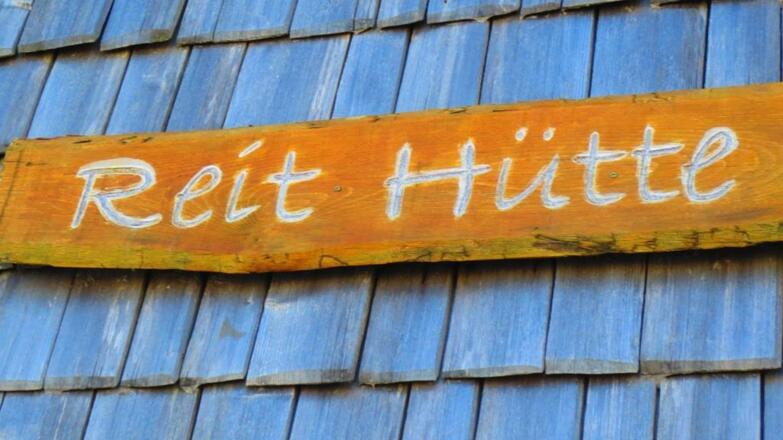 Reithütte Familie Mösenbichler Hintersee Schild