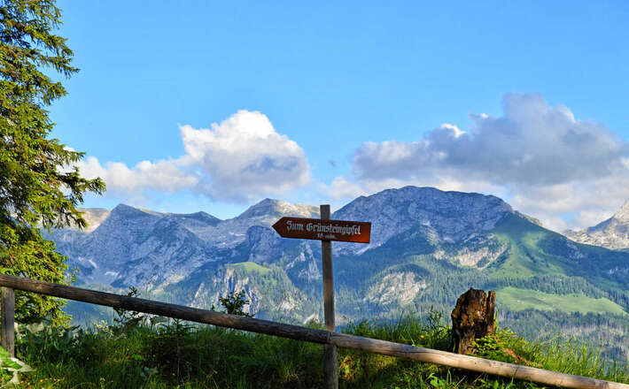 Wegweiser zum Grünstein