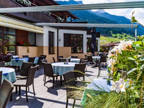 Happy Stubai Poolterrasse