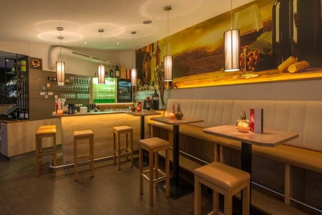 wein-und-fein-lounge-bereich-gastgarten