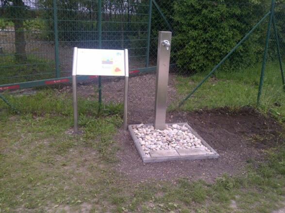 Trinkwasserspender auf dem Wasserweg