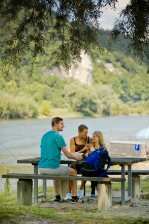 Picknick an der Donau bei Matting