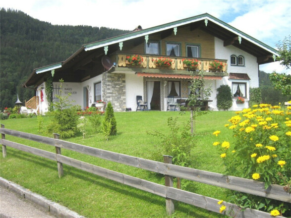 Hausansicht im Sommer