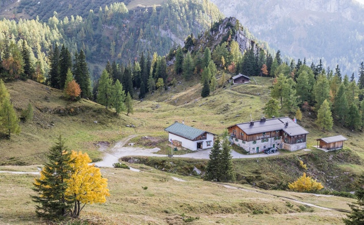 Das Schneibsteinhaus in schöner Lage zwischen Jenner und Hagengebirge