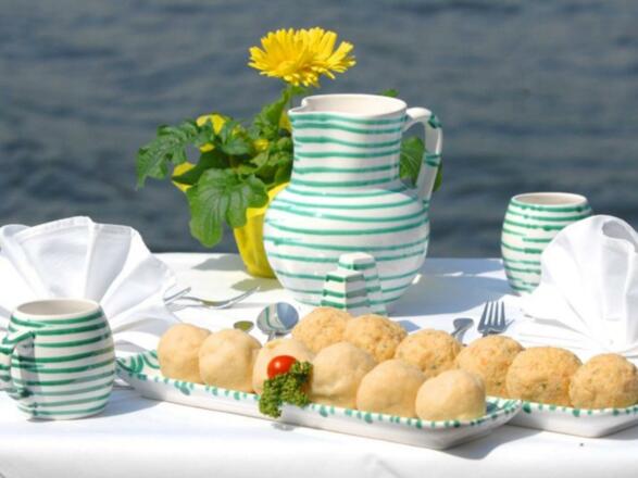 Knödelvariationen auf Gmundner Keramik