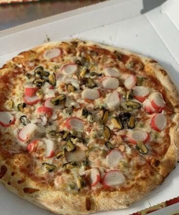 Adrians Restaurant_Pizza