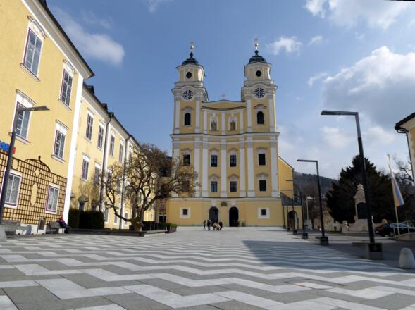 DIe ehemalige Stiftskirche ist der zentrale Punkt in Mondsee.