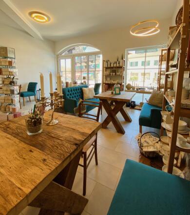 2-bild-cafe-genuss-deko