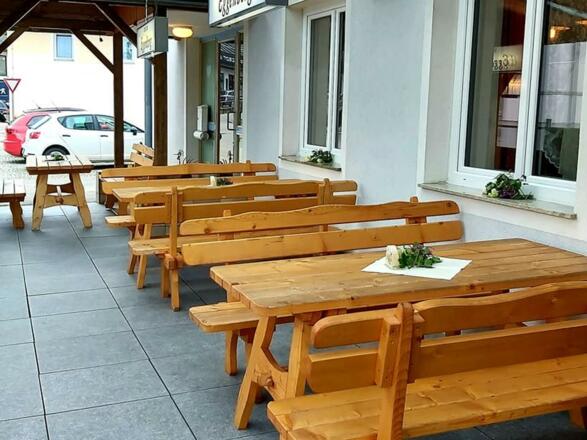 Goggi und Tinas Gasthaus - Gastgarten