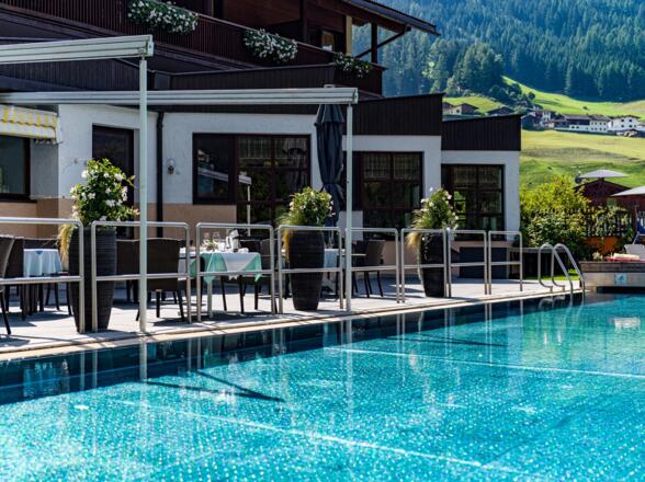 Happy Stubai Outdoorpool