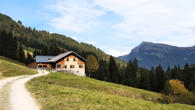 Vorsäßhütte mit Blick zum Diedamskopf