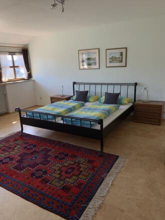 Schlafzimmer 1