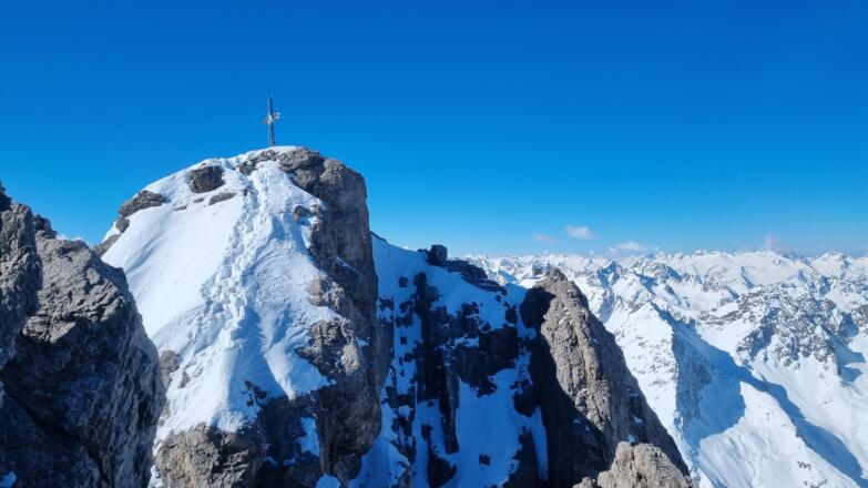 Gipfelkreuz - wird erst am Vorgipfel sichtbar