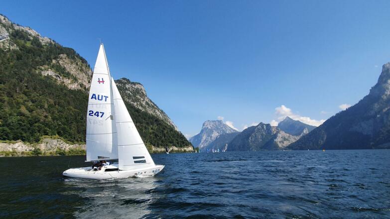 dahingleiten amTraunsee im H-Boot