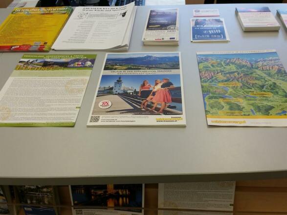 erhältlich sind eine Vielzahl an Prospekten