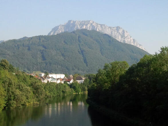 Marienbrücke in Gmunden mit Blick auf Traunstein 1