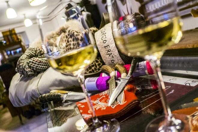 Auf ein Glas Wein in die Greisslerei