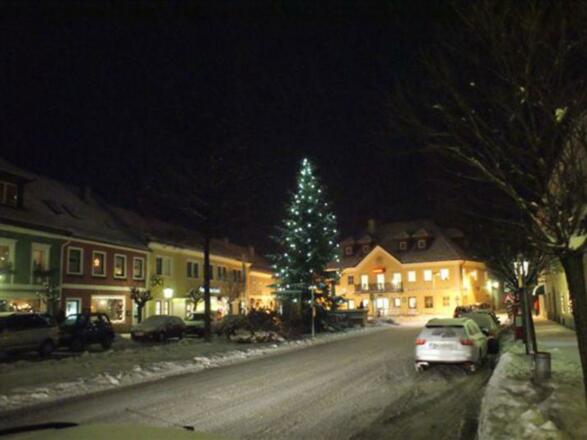 Winter am Marktplatz von Bad Wimsbach-Neydharting